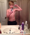 twinky blond bathroom pics 56f50ae17ff98.jpg
