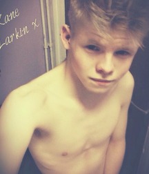 Himself 13 55796f4d6333b.jpg