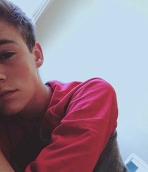 Himself 15  557b949b36f9d.jpg