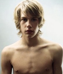 Himself 21  55830469eeb6d.jpg