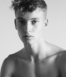 Himself 22  55833ec17d21d.jpg