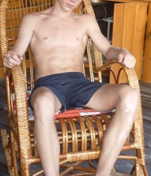 Himself 22  55833ee4721d0.jpg