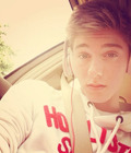 Himself 24 5585255e063eb.jpg