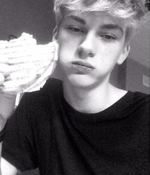 Himself 25 5586759ed7306.jpg