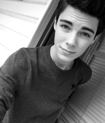 Himself 25 558675bf3a2f8.jpg