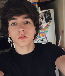 Himself 25 558675d1cf536.jpg
