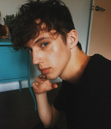 HimSelf 27 55881e0eeba07.jpg
