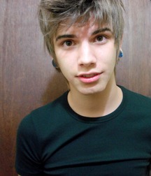 HimSelf 38 559a39b4cd0e9.jpg