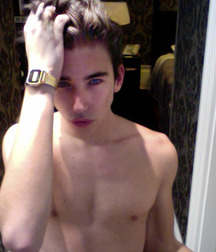 HimSelf 38 559a39b89f9ab.jpg