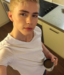 HimSelf 42 55a4cf86d726b.jpg