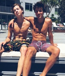 Muchachos Bellos 2 55c9988595e5b.jpg