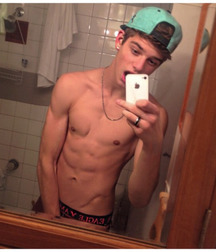Muchachos Bellos 7 55e0683d5d27a.jpg
