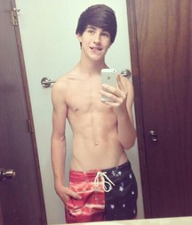 HimSelf 51 55e068b53c8fc.jpg