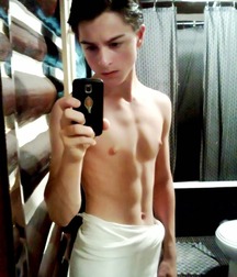 HimSelf 56 55f3db5639f6d.jpg