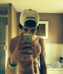 HimSelf 57 55fb92b3c3271.jpg