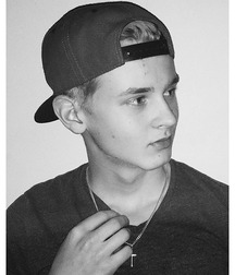 Schönen Jungen 105 56da8f2c9a58f.jpg