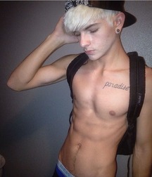 Boy From The Net 28 5724eda8b2ba1.jpg