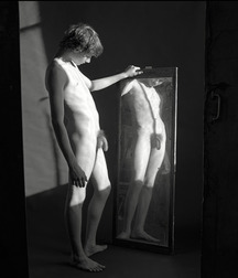 Black and White  5731ad9260fd8.jpg