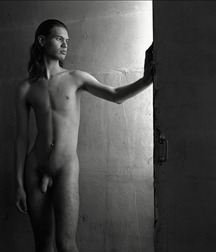 Black and White  5731adc82225f.jpg