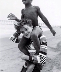 Pinups 63 577688325b40a.jpg