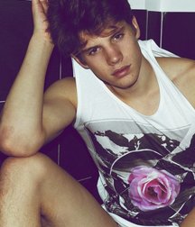 Pinups 64 57768903a8d16.jpg