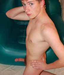19 Nitten Boys 57a510e1bf693.jpg