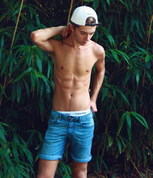  Chicos muy guapos 32 581a2193e2f2f.jpg
