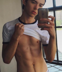 Beaux Garcons 136 5826d72175a60.png