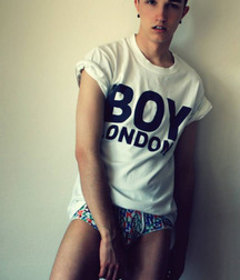 Chicos muy guapos 35 582f08f1bbf02.jpg