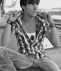 Chicos muy guapos 36 582f092e8b1c4.jpg