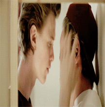 Isak and Evan 58406567ed8a3.gif