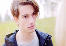 Isak and Evan 58406587d6090.gif