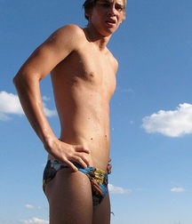 Beaux Garcons 142 584177651d411.jpg