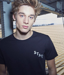 Beaux Garcons 158 588c1543d3610.jpg