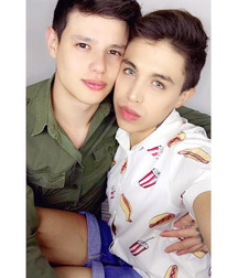 Boys From The Net 99 588ccf0972f01.jpg