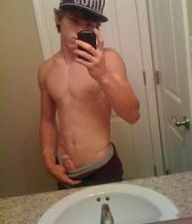 sexy 5cd731c72684b.jpg