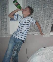 Blond Twink 5d24038439630.jpg