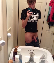 Sexy Boys 5d2405d84ea8c.jpg