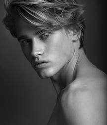 Black-and-white photographs 5bcf901126eb4.jpg