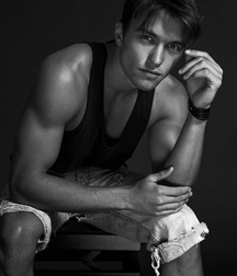 Black-and-white photographs 5bcf9021224e3.jpg