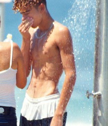 Hotties 5aca65f7bbb90.jpg