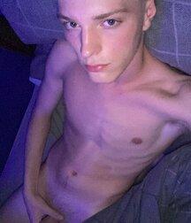 Hot boys big cocks selfie gay porn 6221c2fed210e.jpg