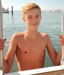 Candies From The Net Beach Guys Twink Tube Vacation Boys 62b18b3bd06a5.jpg