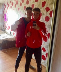 Cute guys 5eefe91452ae3.jpg
