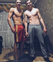 Cute guys 5eefe92863240.jpg
