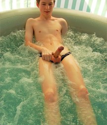 Twink Bathing & Some Useless coverage 5b4a6821de36b.jpg