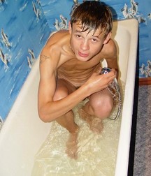 Twink Bathing & Some Useless coverage 5b4a6825c9901.jpg