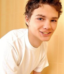 Twink Bathing & Some Useless coverage 5b4a6826f2eb8.jpg