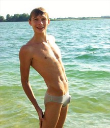 Twink Bathing & Some Useless coverage 5b4a6833d7767.jpg