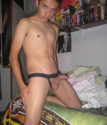 Never totally naked 59882d532afbc.jpg
